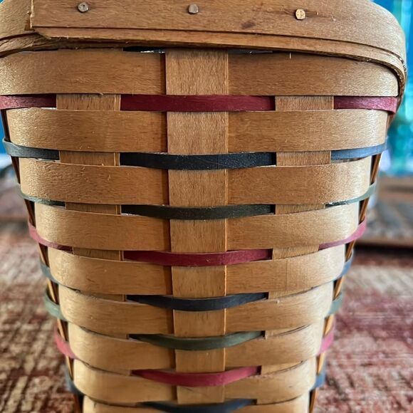 Longaberger 1995 Slanted Vegetable Basket - Picture 10 of 11